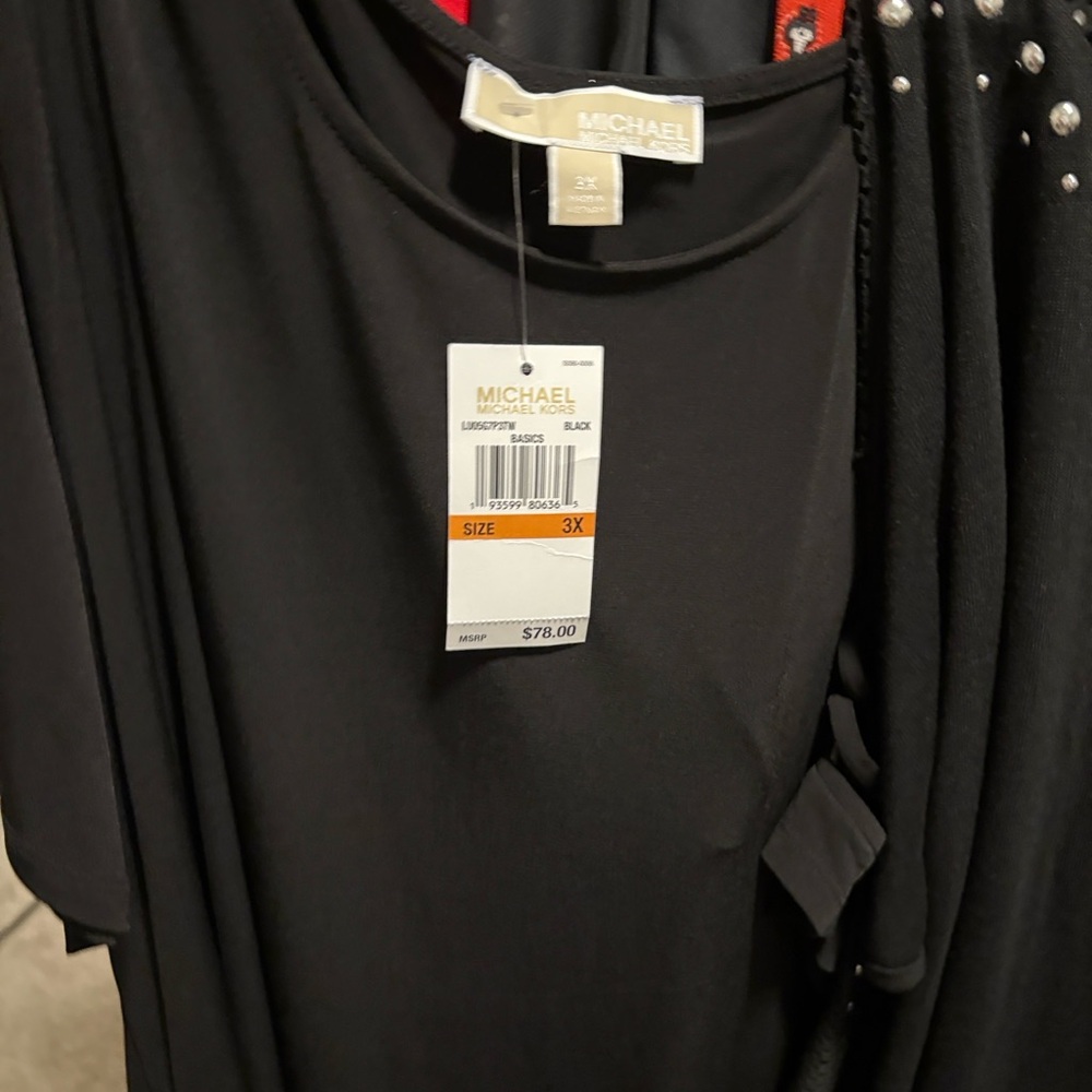 Michael Kors Black Top NWT $75
Belledini iTop black silver studs gorgeous 2X